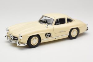 Mercedes 300 SL W198 Crema Minichamps 1:18 110037212 Pressofusione