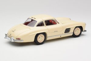 Mercedes 300 SL W198 Crema Con Interni Rossi Minichamps 1:18 180039002 Pressofusione — immagine 3 di 8