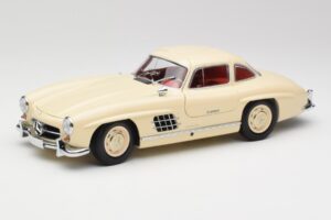 Mercedes 300 SL W198 Crema Con Interni Rossi Minichamps 1:18 180039002 Pressofusione