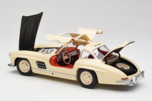 Mercedes 300 SL W198 Crema Con Interni Rossi Minichamps 1:18 180039002 Pressofusione — immagine 5 di 8