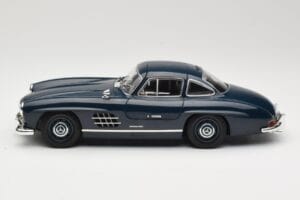 Mercedes 300 SL W198 Gullwing Blu Scuro Minichamps 1:18 110037216 Pressofusione — immagine 4 di 8