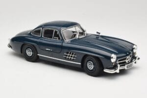 Mercedes 300 SL W198 Gullwing Blu Scuro Minichamps 1:18 110037216 Pressofusione — immagine 6 di 8