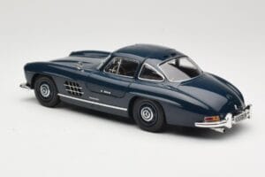 Mercedes 300 SL W198 Gullwing Blu Scuro Minichamps 1:18 110037216 Pressofusione — immagine 7 di 8