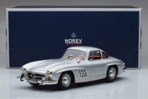 Mercedes 300 SL W198 Gullwing Norev 1:18 183850 Pressofusione — immagine 8 di 8
