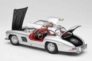 Mercedes 300 SL W198 Gullwing Argento Minichamps 1:18 180039000 Pressofusione — immagine 5 di 8