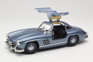 Mercedes 300 SL W198 Gullwing Light Blue Metallic Minichamps 1:18 110037220 Pressofusione — immagine 2 di 8