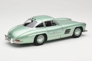 Mercedes 300 SL W198 Gullwing Light Green Metallic Minichamps 1:18 110037221 Pressofusione — immagine 3 di 8