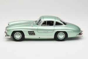 Mercedes 300 SL W198 Gullwing Light Green Metallic Minichamps 1:18 110037221 Pressofusione — immagine 4 di 8