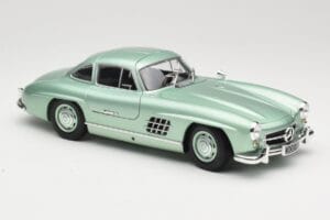Mercedes 300 SL W198 Gullwing Light Green Metallic Minichamps 1:18 110037221 Pressofusione — immagine 6 di 8
