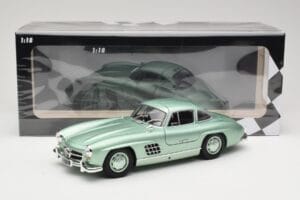 Mercedes 300 SL W198 Gullwing Light Green Metallic Minichamps 1:18 110037221 Pressofusione — immagine 8 di 8