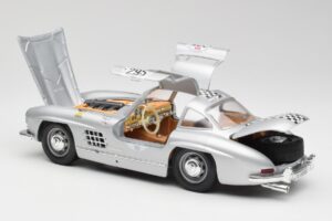 Mercedes 300 SL W198 #295 1954 Bburago 1:18 32813 Pressofusione — immagine 5 di 8