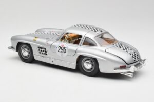 Mercedes 300 SL W198 #295 1954 Bburago 1:18 32813 Pressofusione — immagine 7 di 8