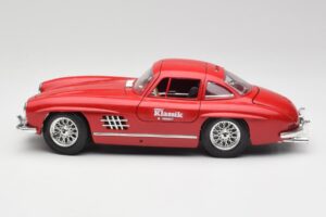 Mercedes 300 SL W198 Red Metallic Bburago 1:18 3013-M1 Pressofusione — immagine 4 di 8