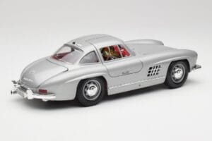 Mercedes 300 SL W198 Gullwing Silver Grigio Bburago 1:18 3513 Pressofusione — immagine 3 di 8