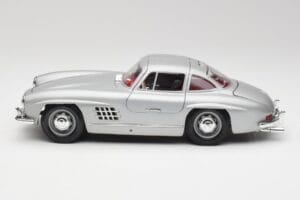 Mercedes 300 SL W198 Gullwing Silver Grigio Bburago 1:18 3513 Pressofusione — immagine 5 di 8