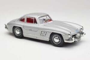Mercedes 300 SL W198 Gullwing Silver Grigio Bburago 1:18 3513 Pressofusione — immagine 6 di 8