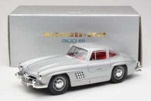 Mercedes 300 SL W198 Gullwing Silver Grigio Bburago 1:18 3513 Pressofusione — immagine 8 di 8