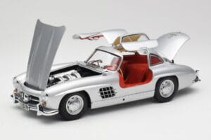 Mercedes 300 SL W198 Gullwing Argento Metallizzato Minichamps 1:18 B66040379 Pressofusione — immagine 2 di 8