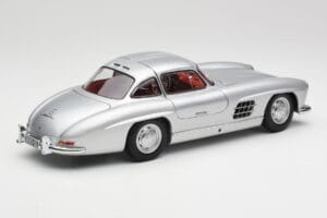 Mercedes 300 SL W198 Gullwing Argento Metallizzato Minichamps 1:18 B66040379 Pressofusione — immagine 3 di 8