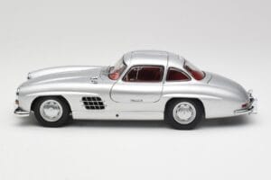 Mercedes 300 SL W198 Gullwing Argento Metallizzato Minichamps 1:18 B66040379 Pressofusione — immagine 4 di 8