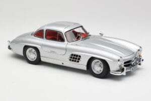 Mercedes 300 SL W198 Gullwing Argento Metallizzato Minichamps 1:18 B66040379 Pressofusione — immagine 6 di 8