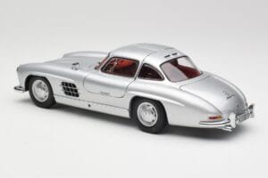 Mercedes 300 SL W198 Gullwing Argento Metallizzato Minichamps 1:18 B66040379 Pressofusione — immagine 7 di 8