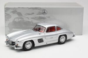 Mercedes 300 SL W198 Gullwing Argento Metallizzato Minichamps 1:18 B66040379 Pressofusione — immagine 8 di 8