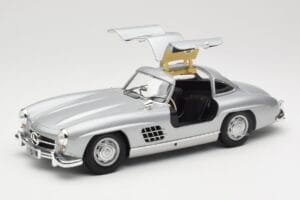 Mercedes 300 SL W198 Gullwing Argento Minichamps 1:18 110037210 Pressofusione — immagine 2 di 8