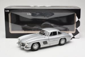 Mercedes 300 SL W198 Gullwing Argento Minichamps 1:18 110037210 Pressofusione — immagine 8 di 8