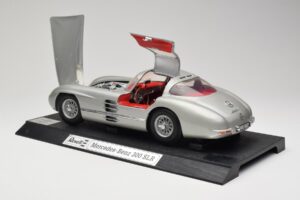 Mercedes 300 SLR Argento Revell 1:12 08851 Pressofusione — immagine 5 di 8