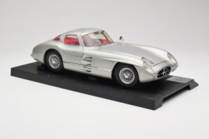 Mercedes 300 SLR Argento Revell 1:12 08851 Pressofusione — immagine 6 di 8
