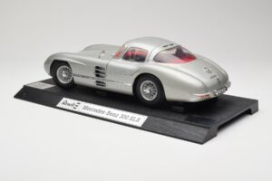 Mercedes 300 SLR Argento Revell 1:12 08851 Pressofusione — immagine 7 di 8