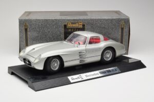 Mercedes 300 SLR Argento Revell 1:12 08851 Pressofusione — immagine 8 di 8