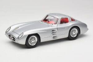 Mercedes 300 SLR Uhlenhaut Coupe Argento Maisto 1:18 36898 Pressofusione