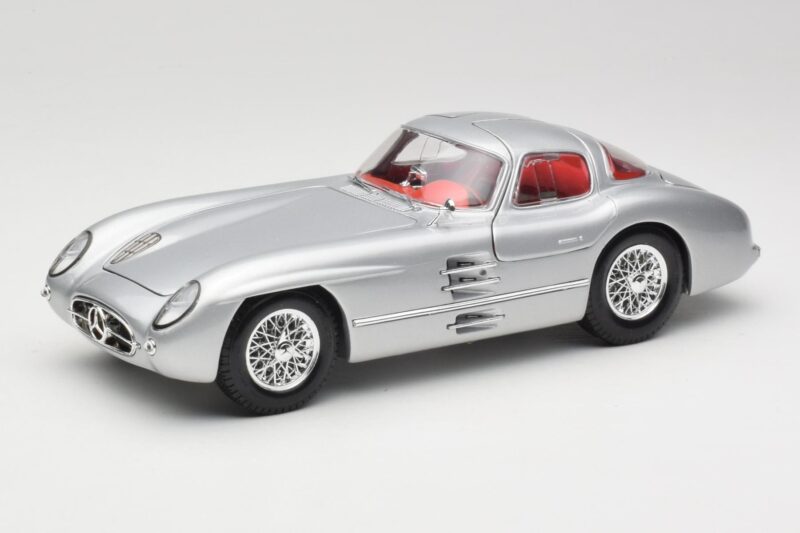 Mercedes 300 SLR Uhlenhaut Coupe Argento Maisto 1:18 36898 Pressofusione