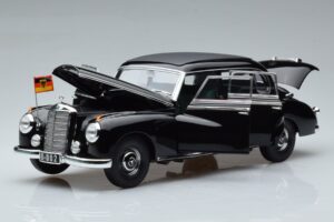 Mercedes 300 W186 Konrad Adenauer Norev 1:18 183707 Pressofusione — immagine 2 di 9