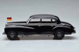 Mercedes 300 W186 Konrad Adenauer Norev 1:18 183707 Pressofusione — immagine 5 di 9