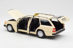 Mercedes 300D S124 T-Model Avorio Chiaro Taxi Edizione Dealer Norev 1:18 B66040702 Pressofusione — immagine 5 di 8