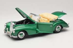 Mercedes 300S Cabriolet Green Metallic Maisto 1:18 52116 Pressofusione — immagine 2 di 7