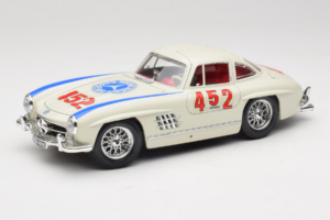 Mercedes 300SL #452 Mille Miglia 1955 Bianco Bburago 1:18 3015-M2 Pressofusione