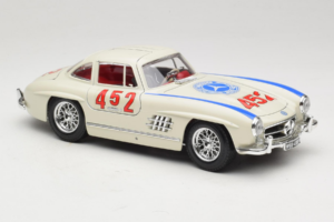 Mercedes 300SL #452 Mille Miglia 1955 Bianco Bburago 1:18 3015-M2 Pressofusione — immagine 6 di 8