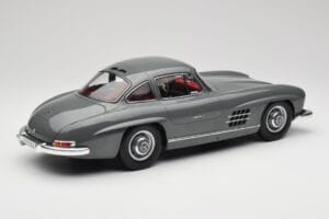 Mercedes 300SL W198 Gullwing Graphite Grey Norev 1:12 123852 Pressofusione — immagine 2 di 6