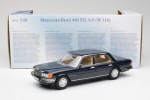 Mercedes 450 SEL 6.9 W116 Blu Scuro Revell 1:18 8956 Pressofusione — immagine 8 di 8
