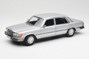 Mercedes 450 SEL 6.9 W116 Argento Revell 1:18 8955 Pressofusione