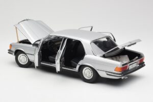 Mercedes 450 SEL 6.9 W116 Argento Revell 1:18 8955 Pressofusione — immagine 5 di 8