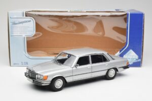 Mercedes 450 SEL 6.9 W116 Argento Revell 1:18 8955 Pressofusione — immagine 8 di 8