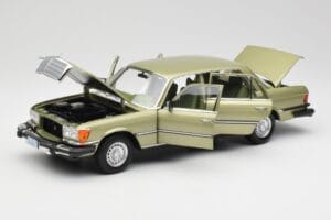 Mercedes 450 SEL W116 J.R. Ewing Dallas Verde Argento Norev 1:18 183975 Pressofusione — immagine 2 di 8