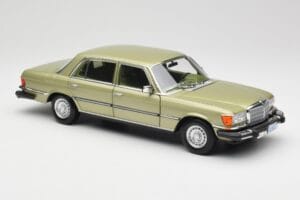 Mercedes 450 SEL W116 J.R. Ewing Dallas Verde Argento Norev 1:18 183975 Pressofusione — immagine 4 di 8