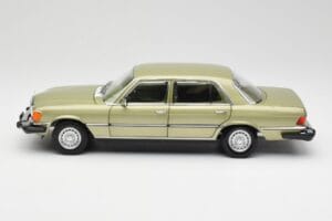 Mercedes 450 SEL W116 J.R. Ewing Dallas Verde Argento Norev 1:18 183975 Pressofusione — immagine 7 di 8
