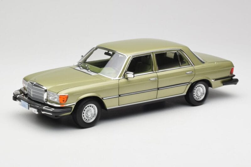 Mercedes 450 SEL W116 J.R. Ewing Dallas Verde Argento Norev 1:18 183975 Pressofusione